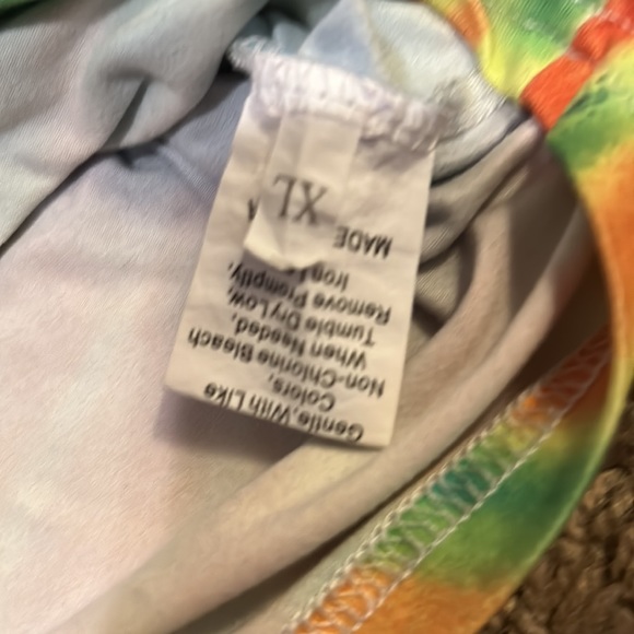 Cropped tye die shirt - Picture 3 of 5